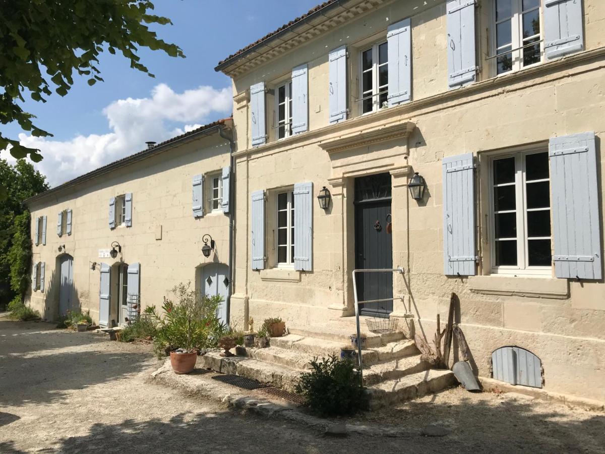 Saint-Georges-des-Côteaux Chambres D'Hotes - Les Bujours المظهر الخارجي الصورة