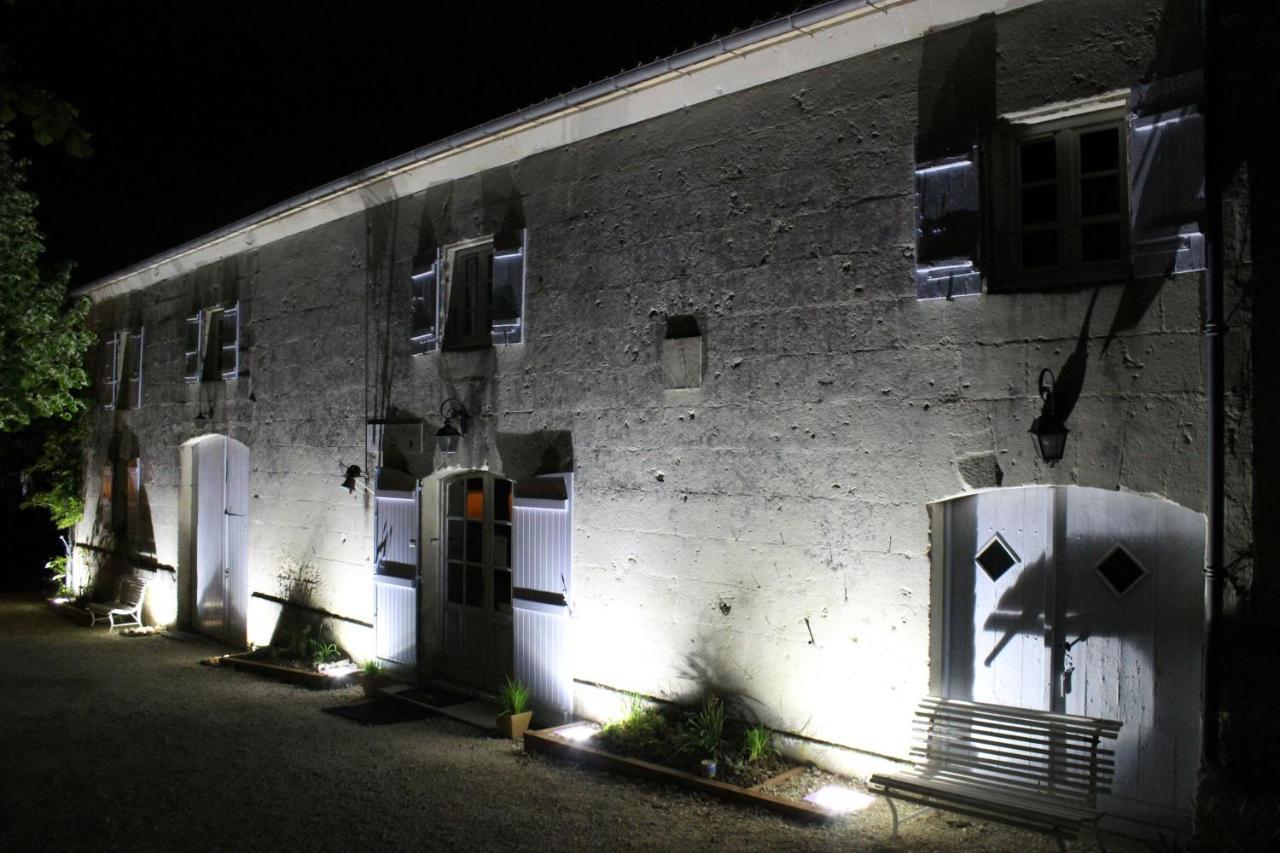 Saint-Georges-des-Côteaux Chambres D'Hotes - Les Bujours المظهر الخارجي الصورة