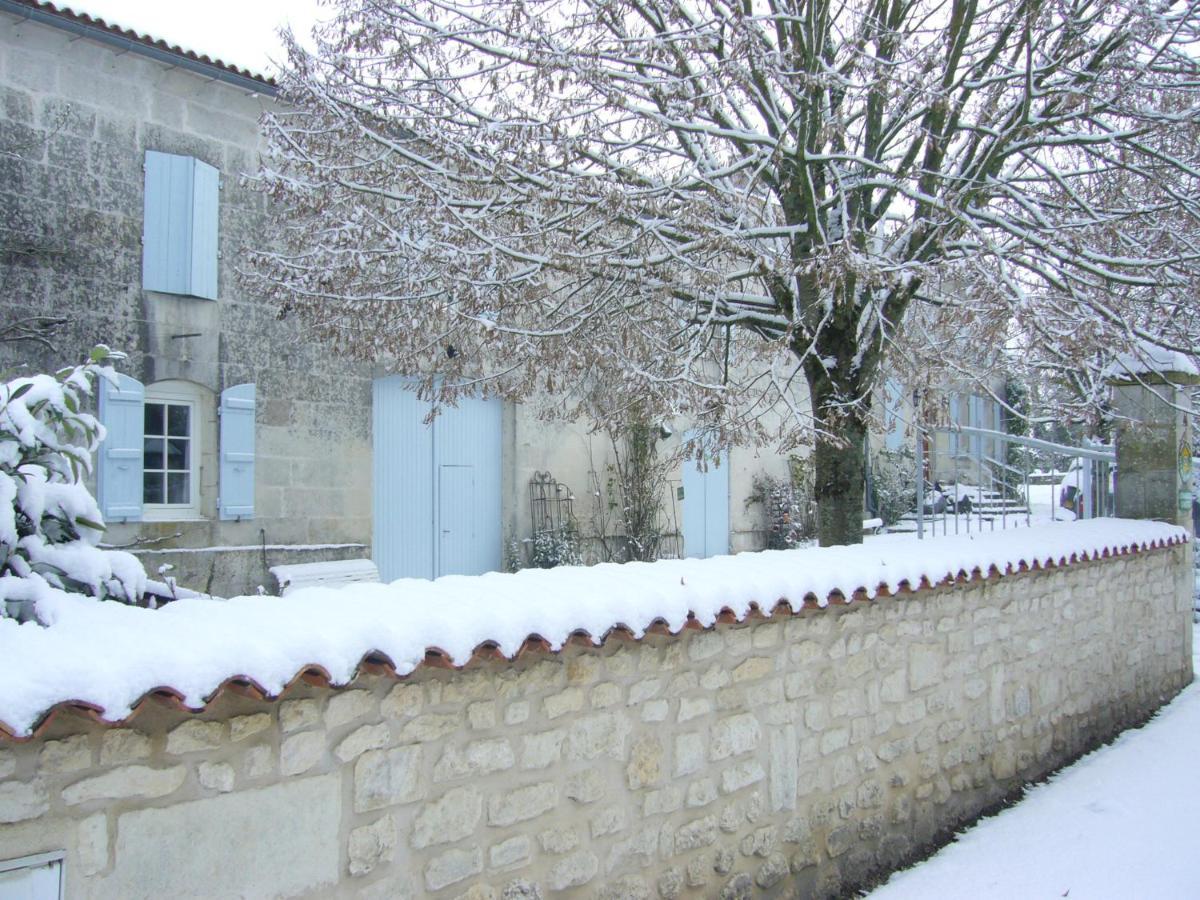 Saint-Georges-des-Côteaux Chambres D'Hotes - Les Bujours المظهر الخارجي الصورة